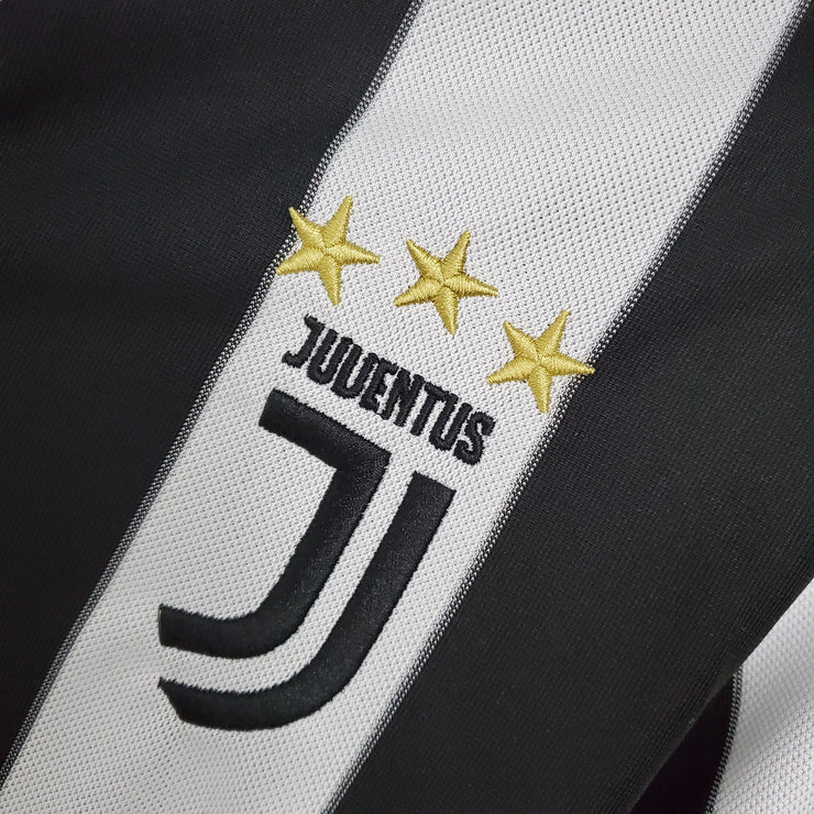 Retro Juventus 17-18 home S-2XL