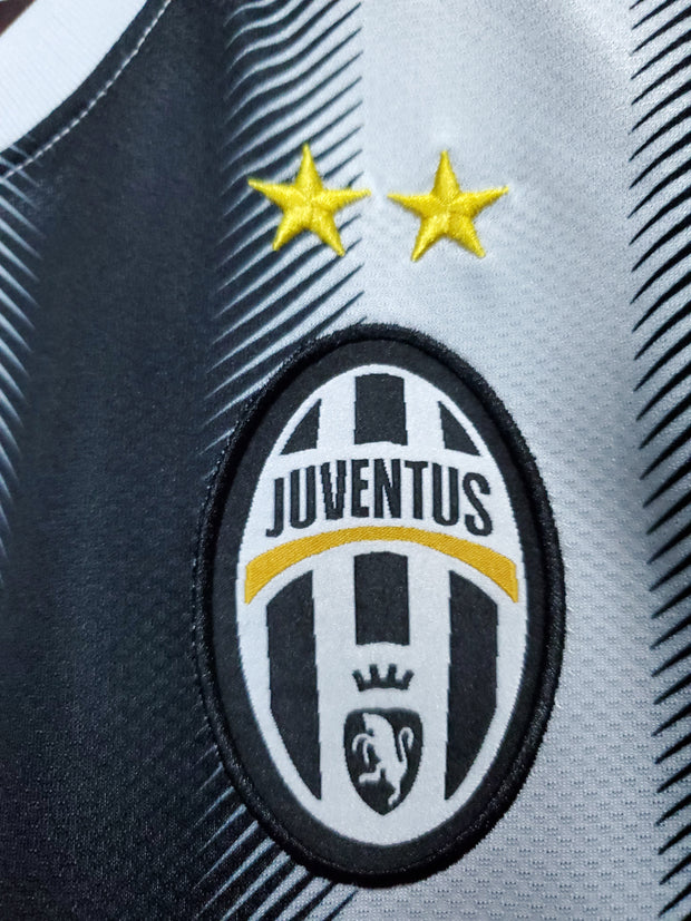 Retro 11-12 Juventus home S-XXL